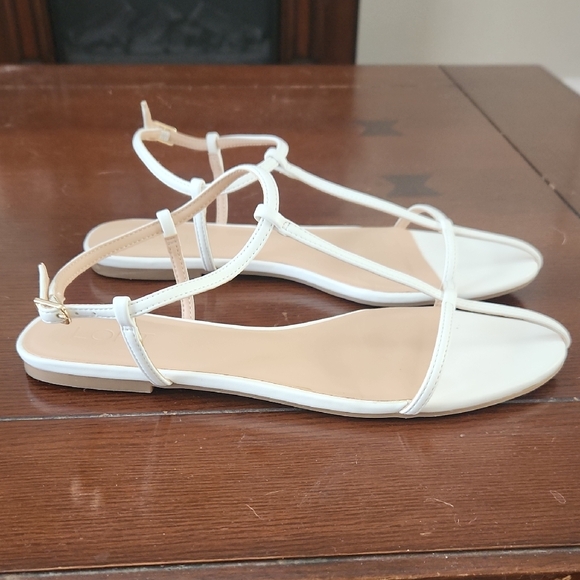 Elegant White Strappy Sandals - Picture 3 of 8